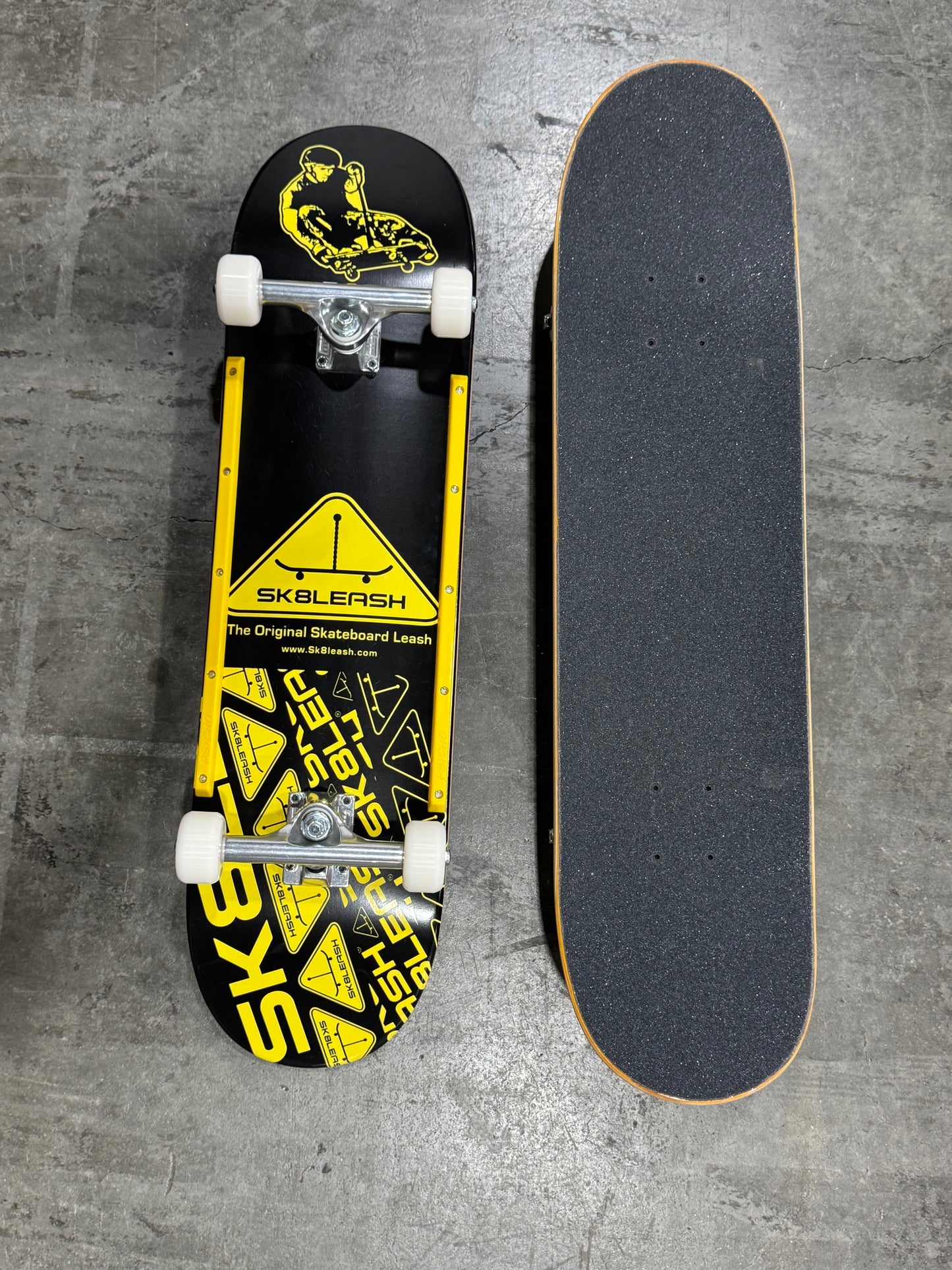 Sk8leash© Skateboard Deck